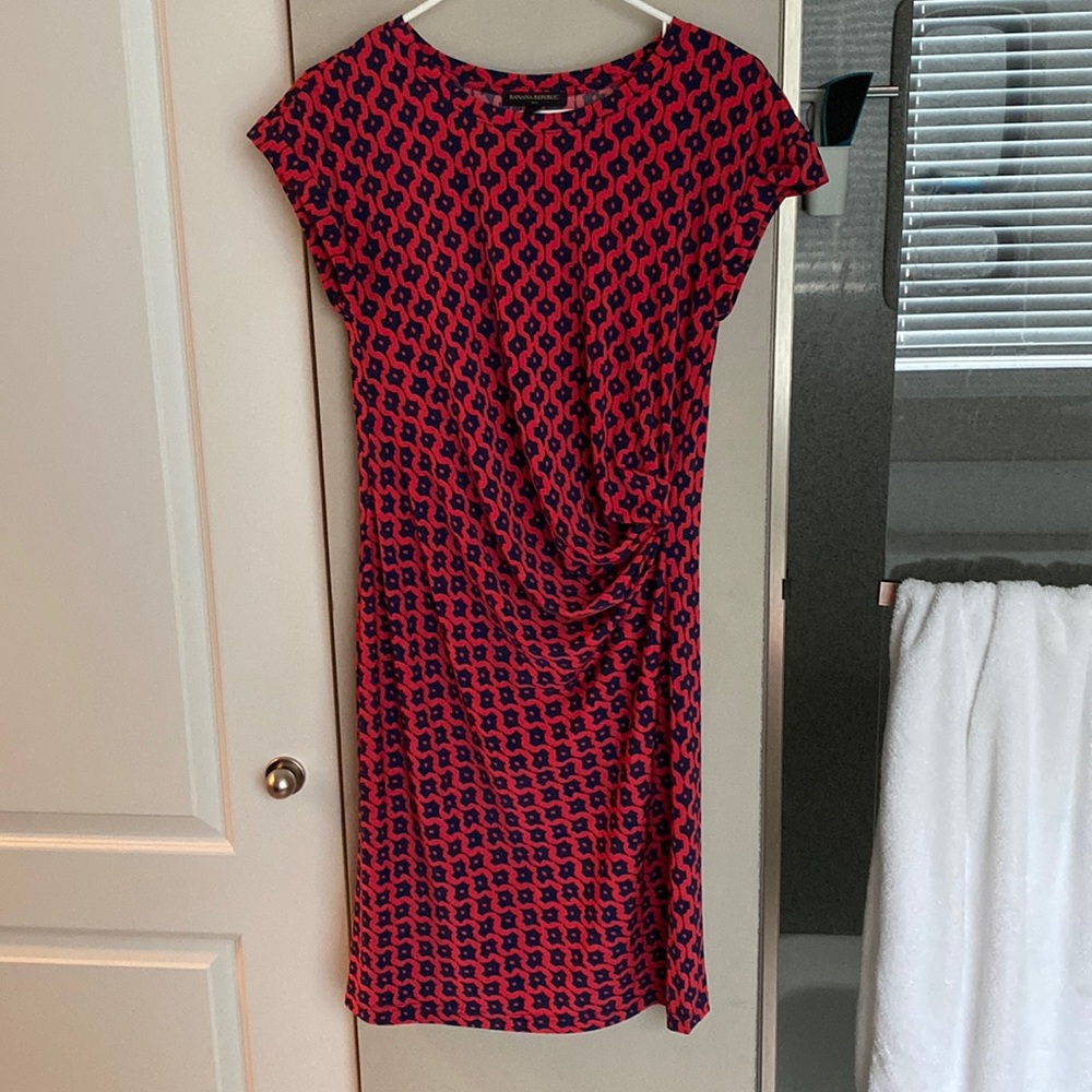 Banana Republic Red Navy Print Stretch Knit Short Sleeve Side Ruched Dress S